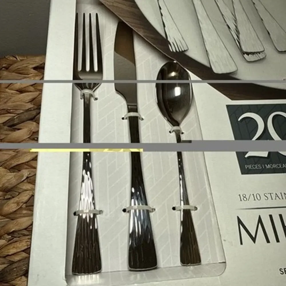 Mikasa Novaro 20pcs Flatware Set Service for Four Stainless Steel New In Box